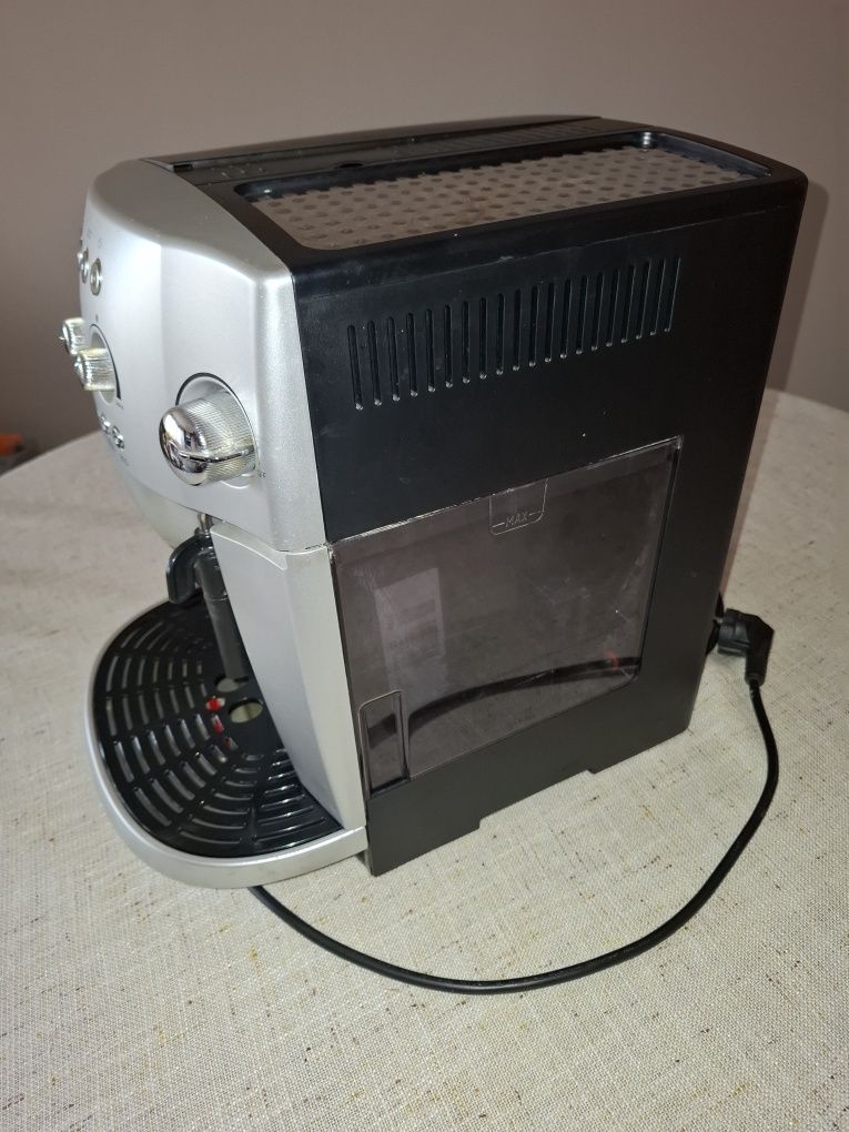 Автоматична Кафемашина DeLonghi Magnifica ESAM 4200.S