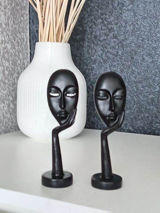 Продам декор думающий человечек, ручная работа, смола 2 шт, высота 13