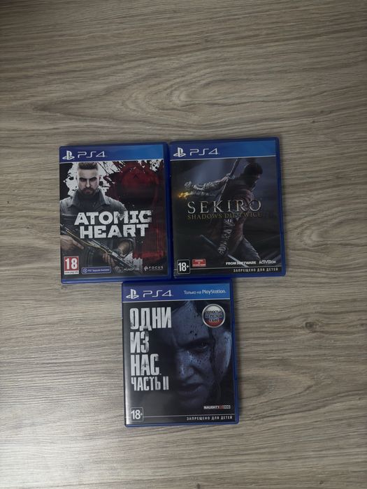 Продажа/обмен игр на пс4, книга Криштиану Роналду в отличном состоянии