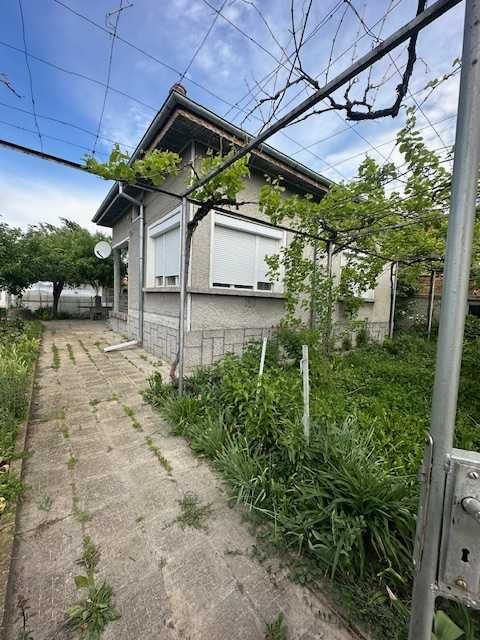 Home Depo продава къща в село Овощник -Казанлък