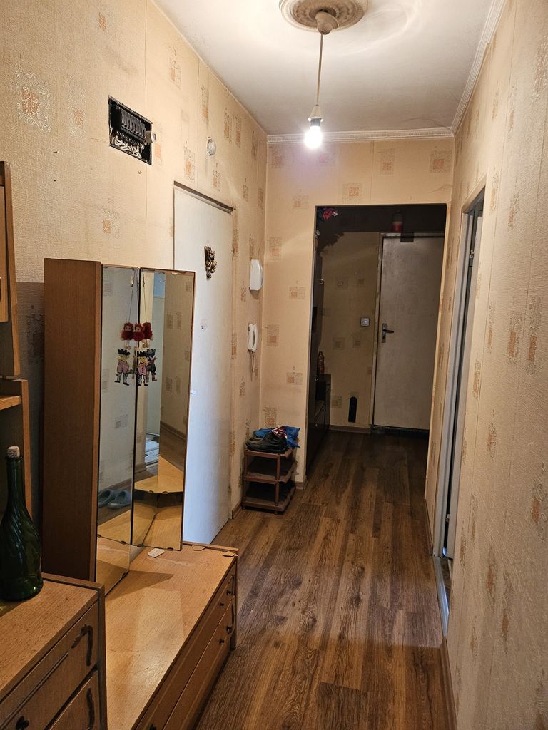 Продава се Двустаен апартамент в Плевен, 9-ти квартал - 65 кв.м за 1077 €/кв.м - Снимка #4