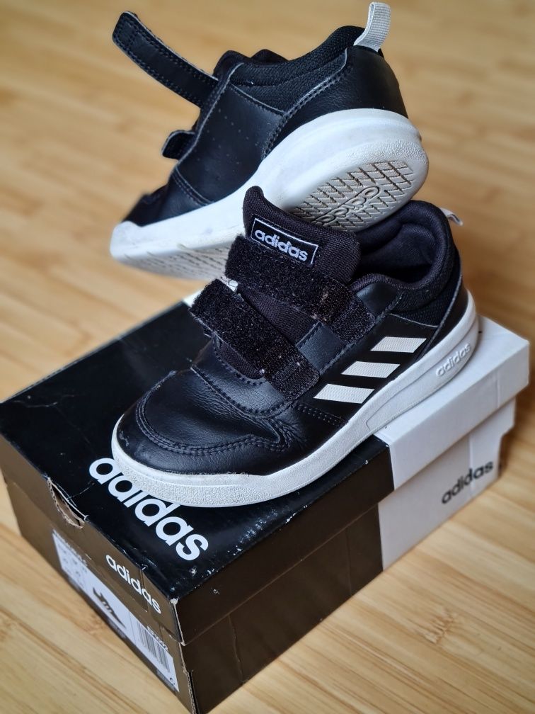 Pantofi sport Adidas din piele 29