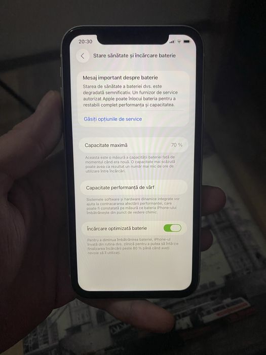 Iphone 11 liber de retea . Alb