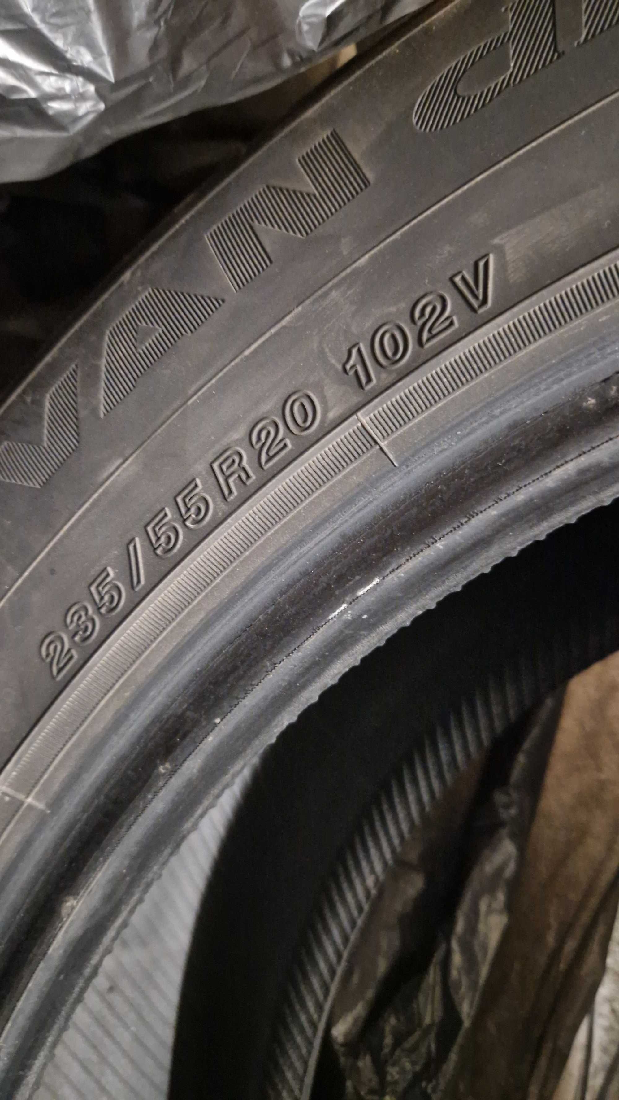 Летни гуми на 235/55 R20