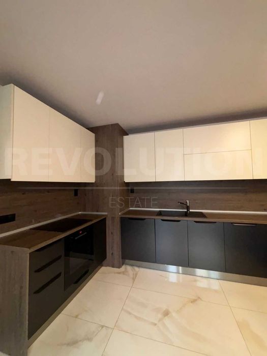 Продава се Тристаен апартамент в Варна, Център - 99 кв.м за 1920 €/кв.м - Снимка #4