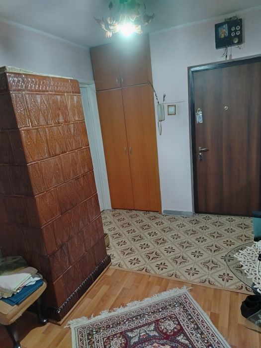 Vând apartament 3 camere decomandat