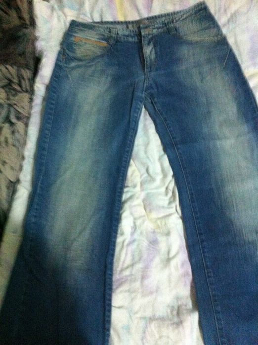 Blugi originali (Japonia ) - Banii merg la un baiat bolnav.