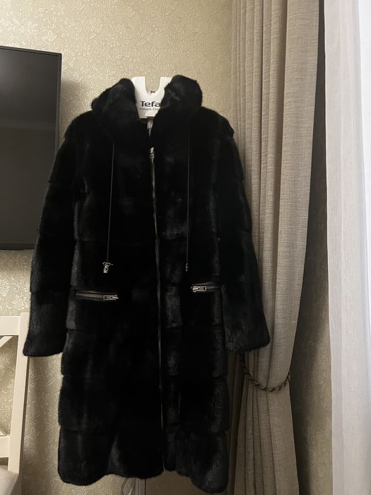 Цельная норковая шуба.