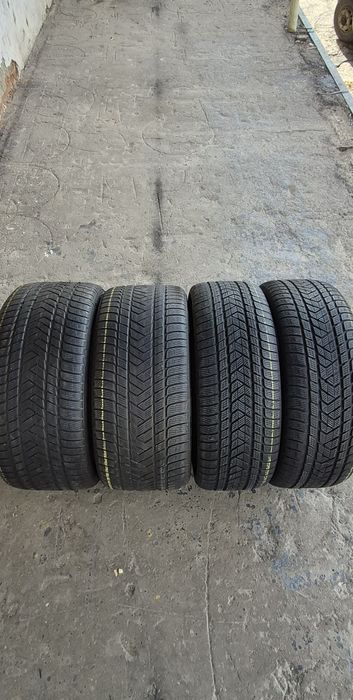4 anvelope iarna Pirelli,fata 275/45/21,spate 315/40/21.Pret pe bucata