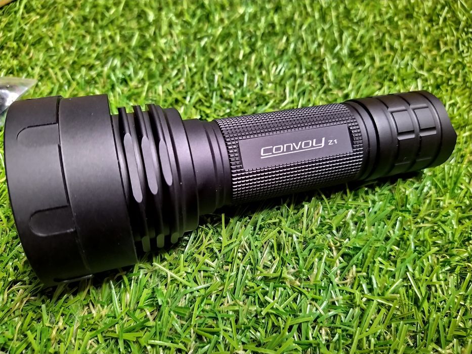 Convoy Z1 - Lanterna PROFESIONALA cu ZOOM cu Led SST40 / 5000K