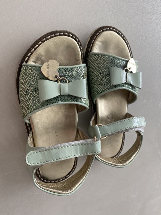 Нови детски маркови обувки