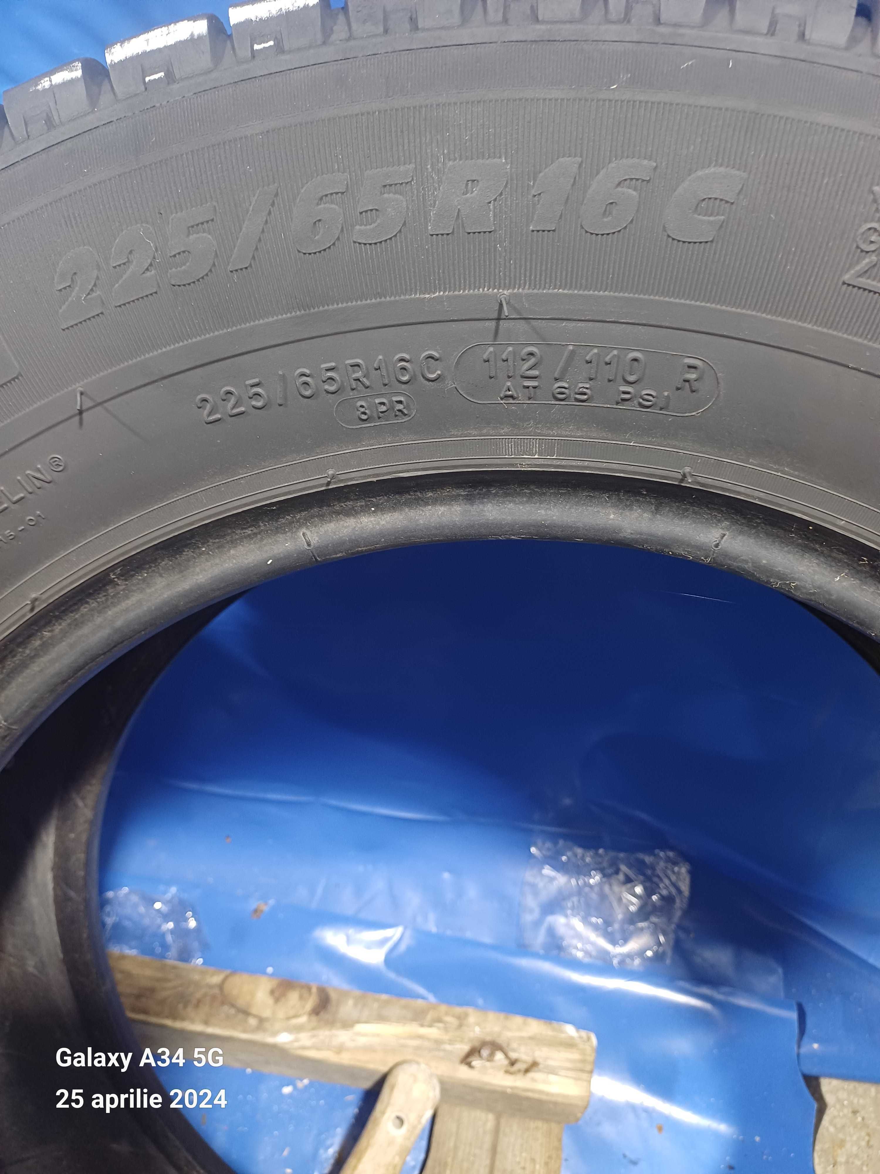 225/65/16c Michelin