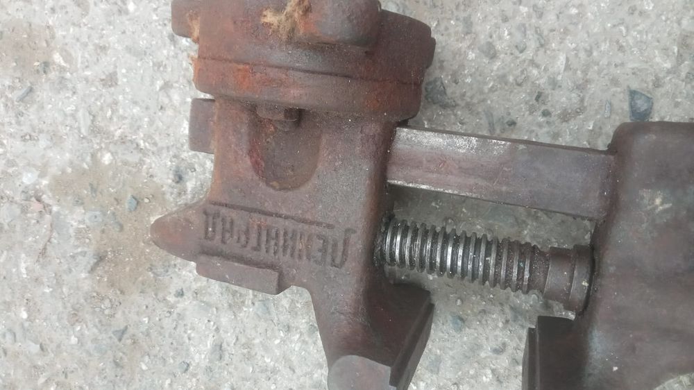 Продам тиски в отличном состоянии