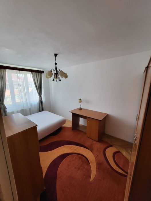 Vând apartament 3 camere,zona Obelisc,(Orly 39)