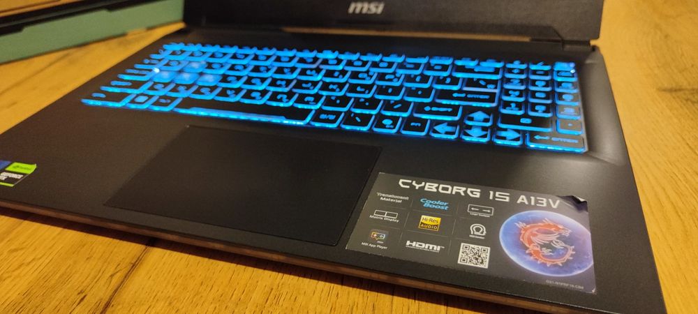 Msi Cyborg GAMiNG noutbuk notebook noutbuk