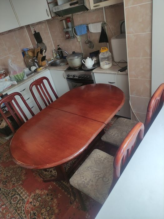 Малазиские столы срочно продам
