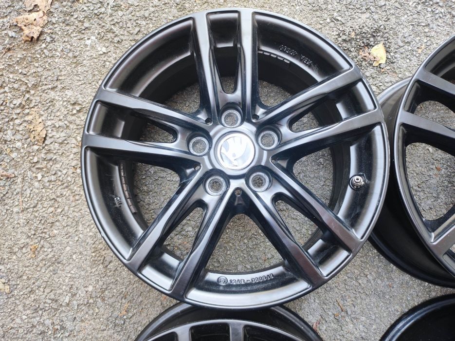 Фолксваген/VW - 16 цола 5x112; 4 бр. лети черни джанти