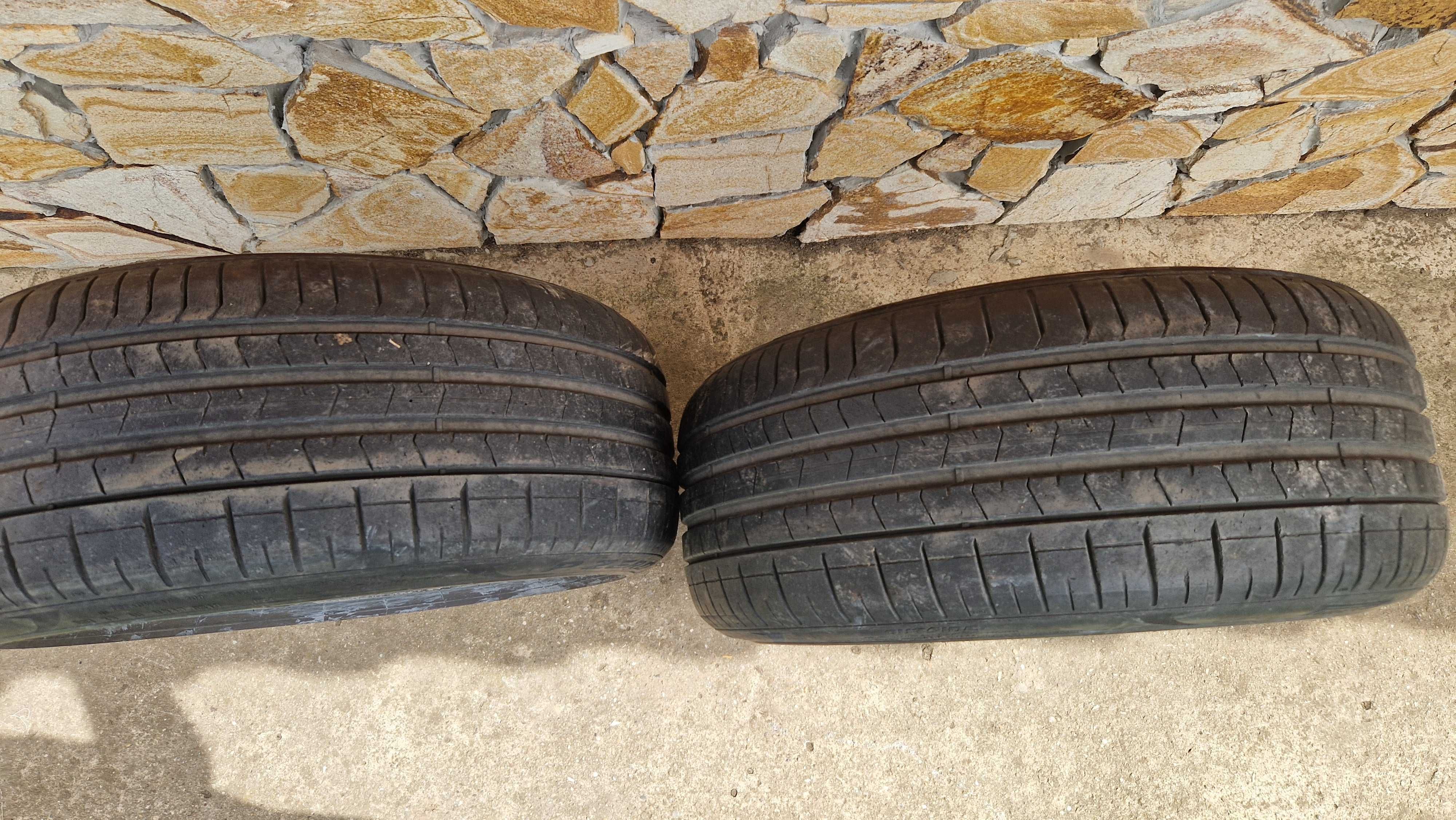 2бр. летни гуми Pirelli P Zero, с размери 225/40/ R18