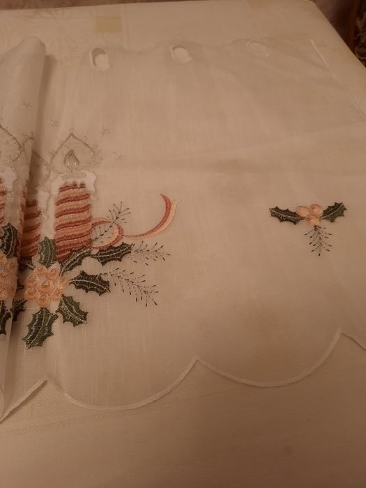 Perdea decorativă cu model de sarbatoare