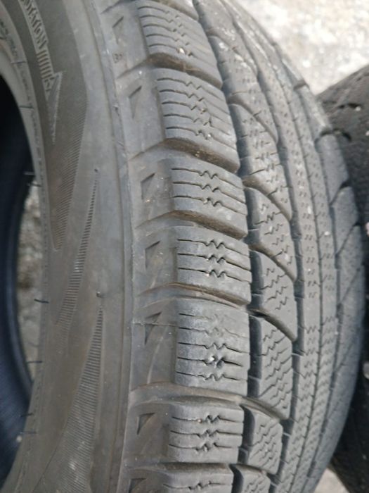 Продается зимний шины.