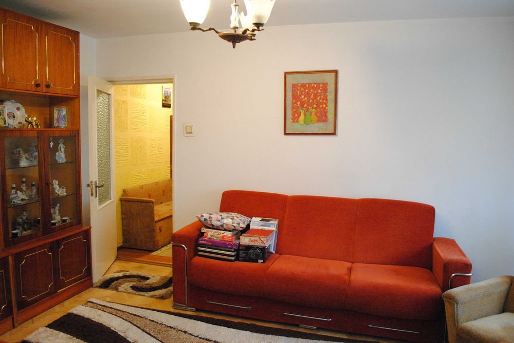 Apartament 2 Camere, Bloc cu 4 Etaje ZONA KAUFLAND VEST,Statie Bloc 10