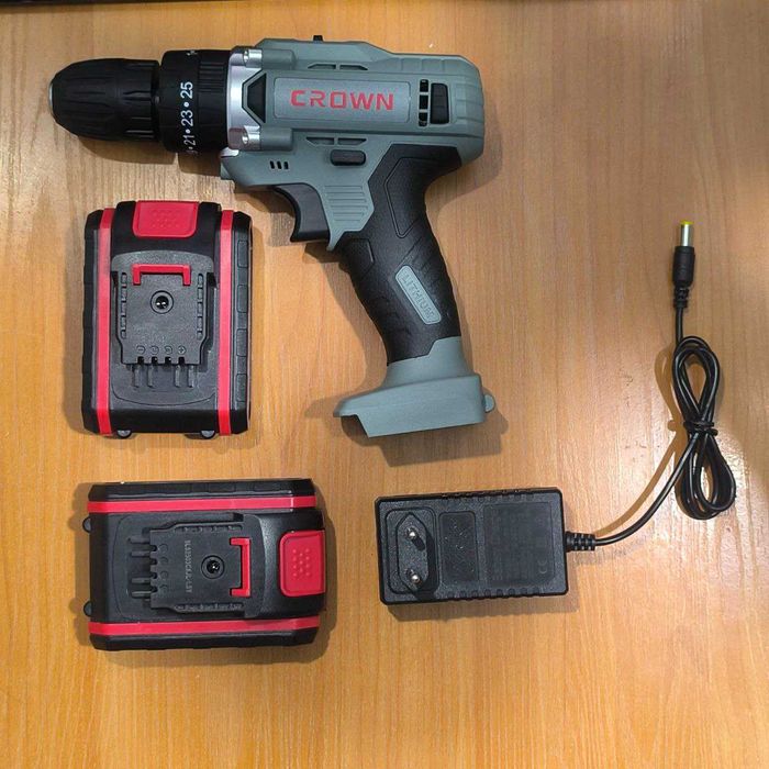 Шуруповерт "Crown"