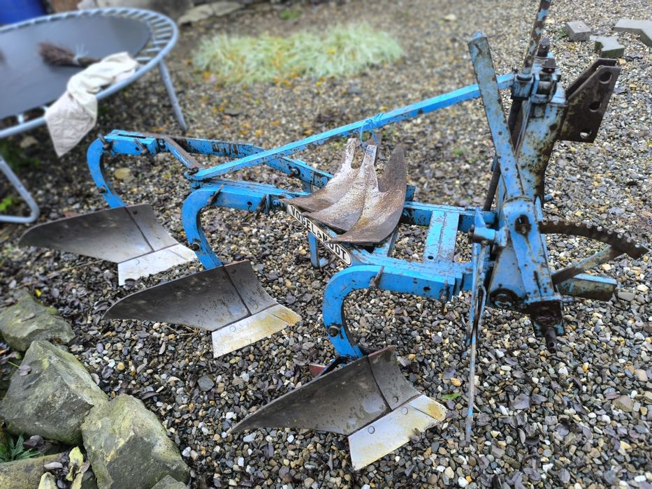 Plug cu 3 trupițe voogle noot