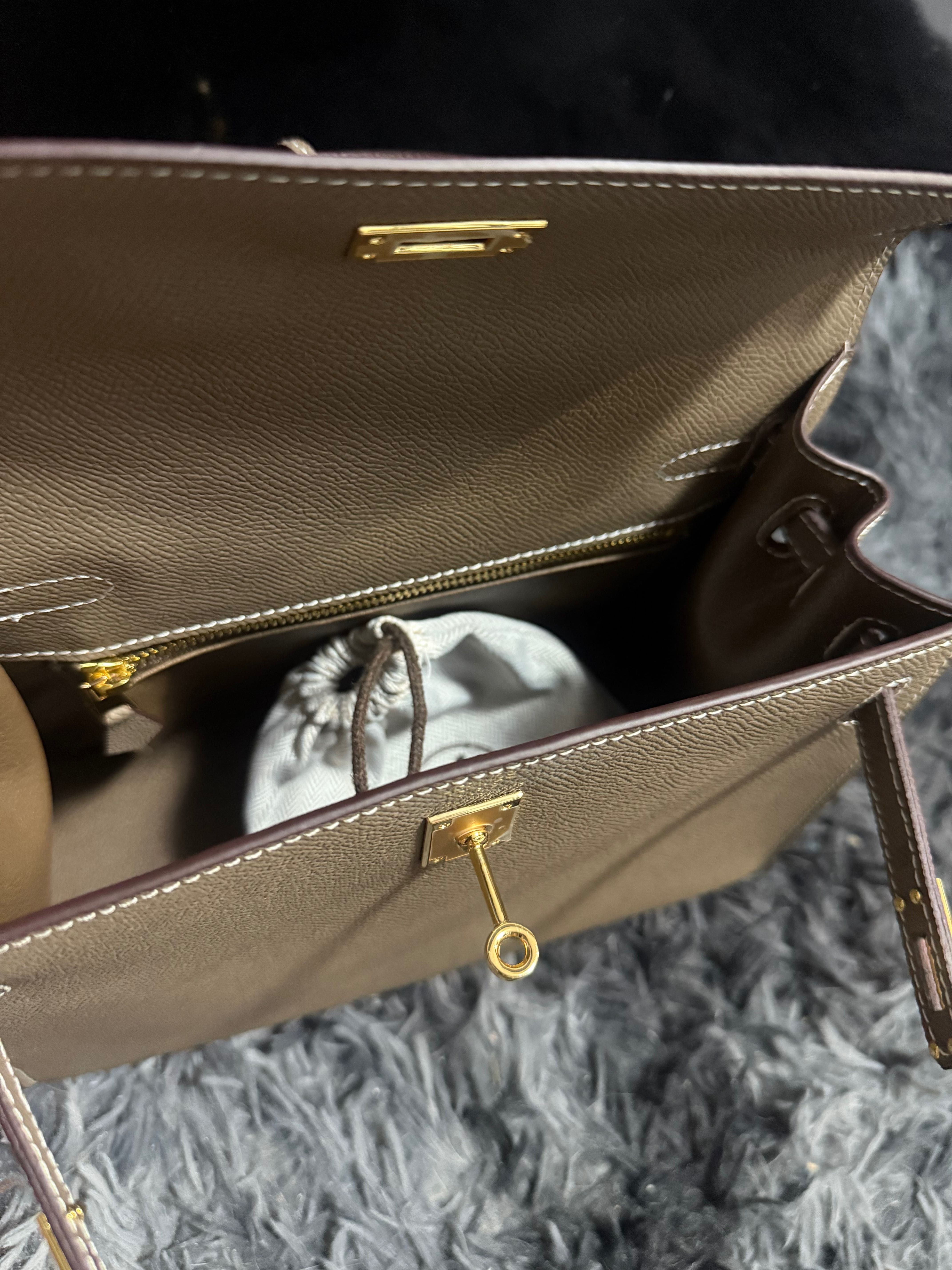 Hermes Kelly 25 Etoupe Epsom Sellier style gold hardware