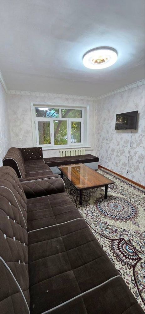 Срочно , 1 комнатная квартира на Чиланзаре 8 квартал. Парус