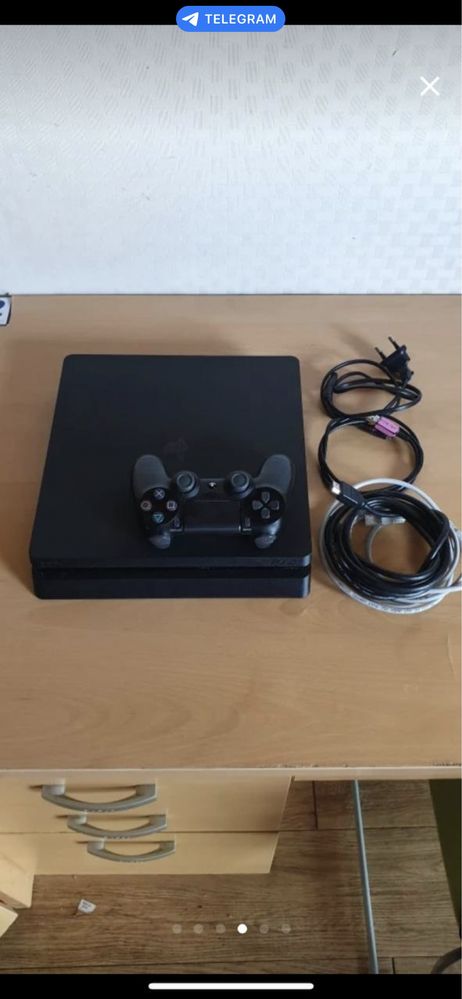 Play station 4 slim