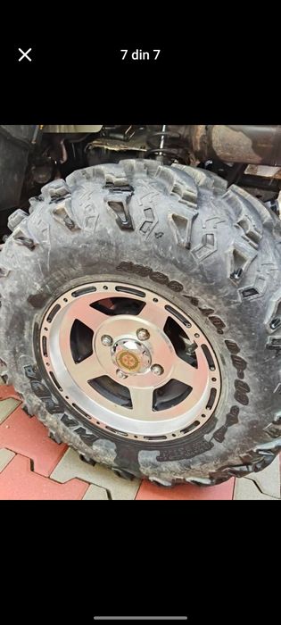 Vând ATV hisun cu motor de canam