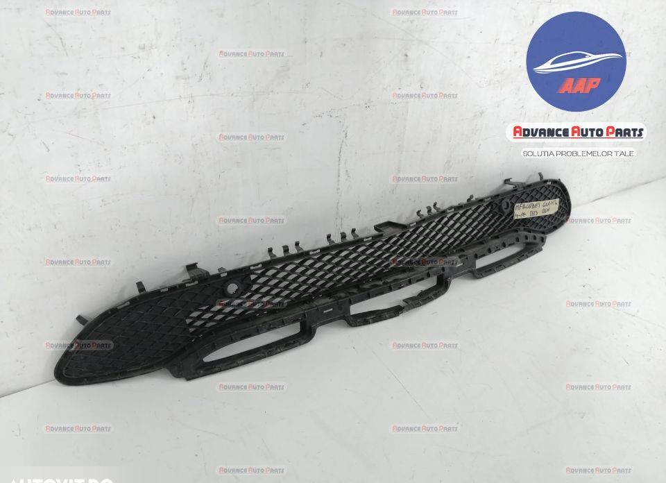 Централна долна решетка код A1568804200 - оригинална Mercedes-Benz ГЛА