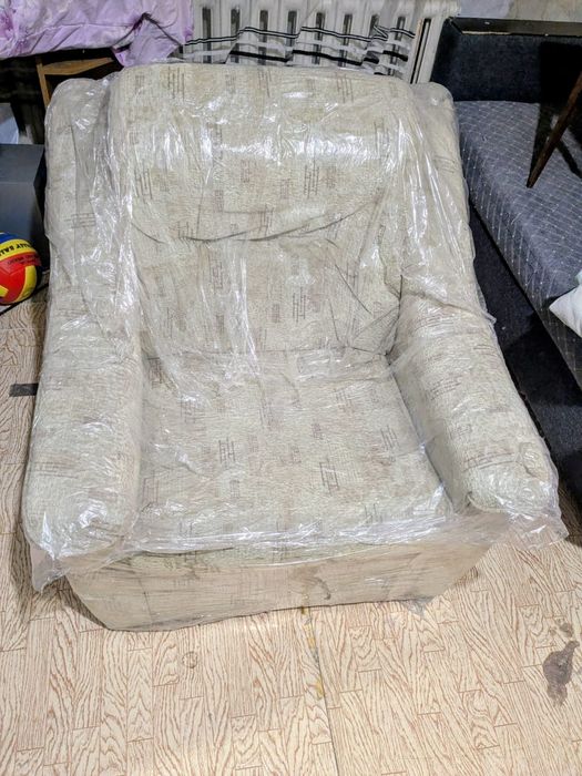 Мягкое кресло в гостиную