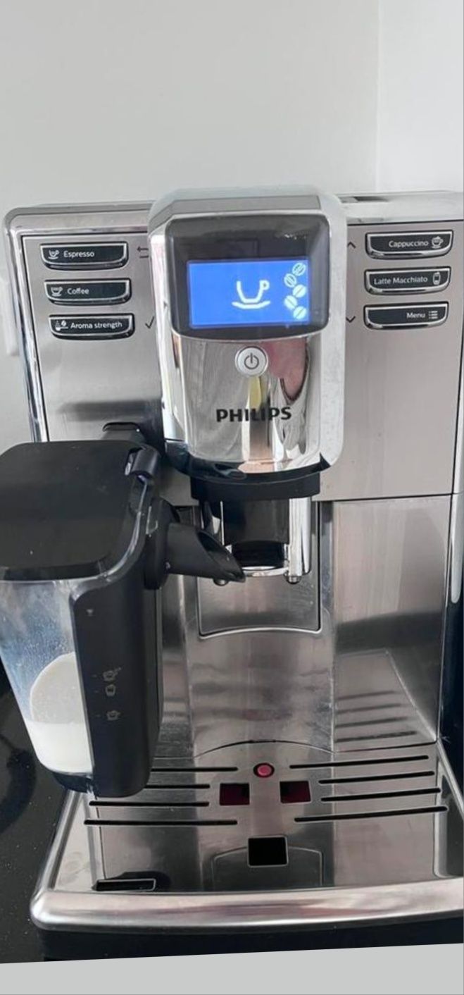 Кафе автомат philips EP5335