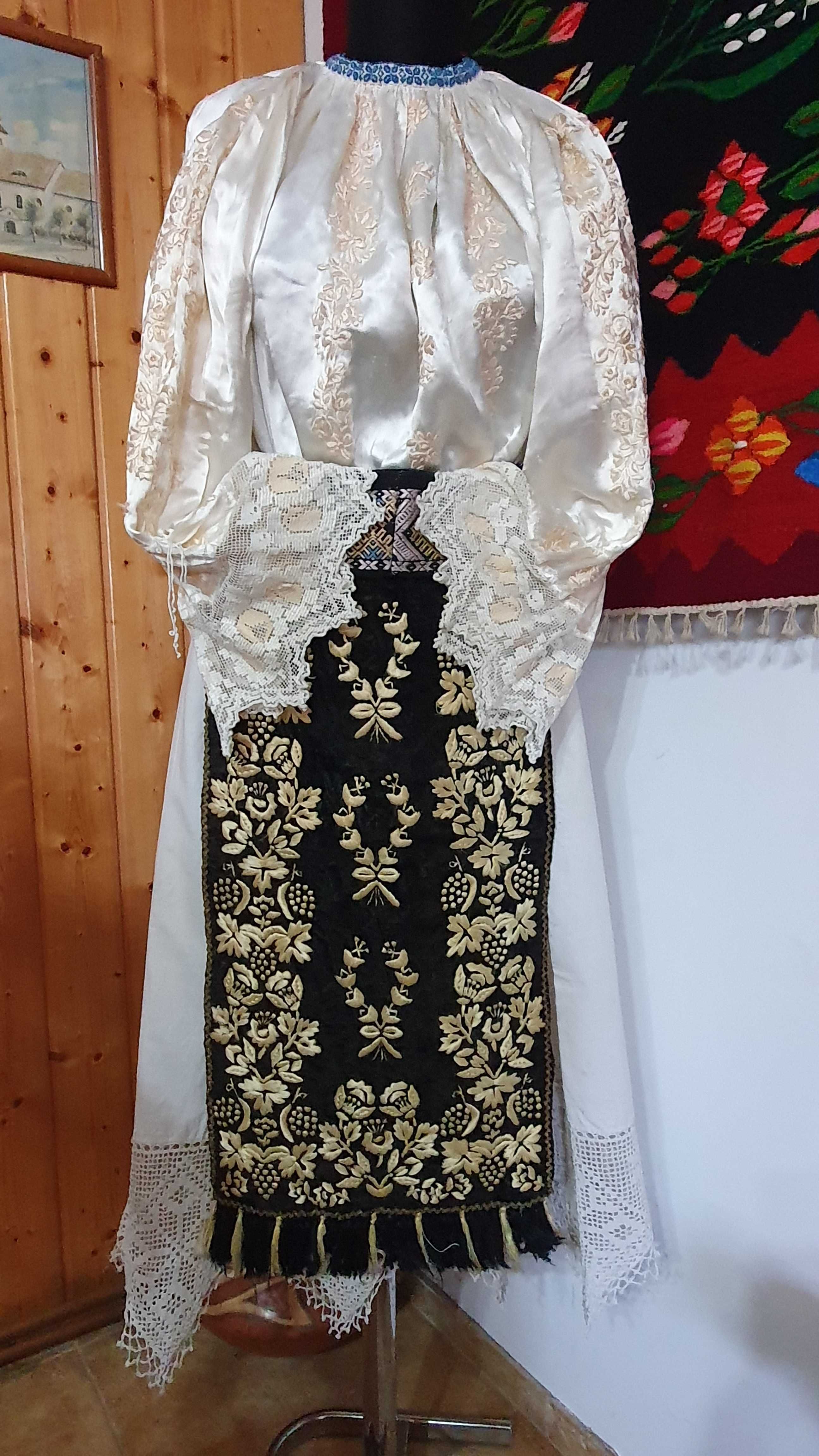 Costum popular (ie/camasa/spacel, poala, oprege/zadii/sorturi/catrinte