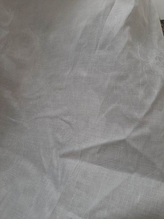 Vând Damasc alb cu flori imprimat pentru fete de masa,,lenjerii