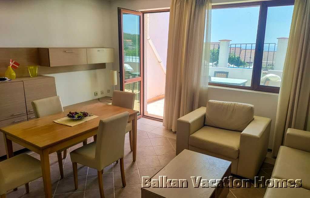 Продава се Двустаен апартамент в Балчик - 60 кв.м за 1017 €/кв.м - Снимка #2
