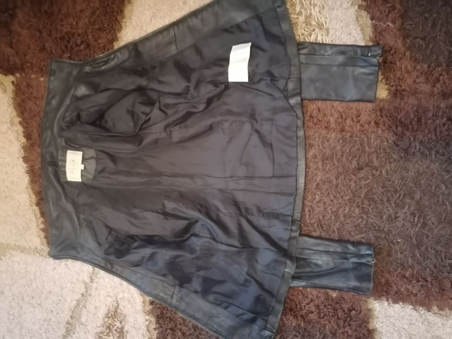 OFERTA : Geacă de piele (mărimea S)