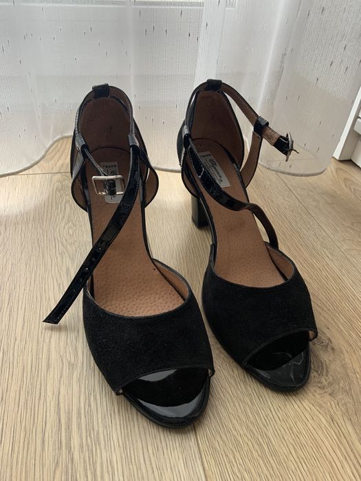 Sandale din piele