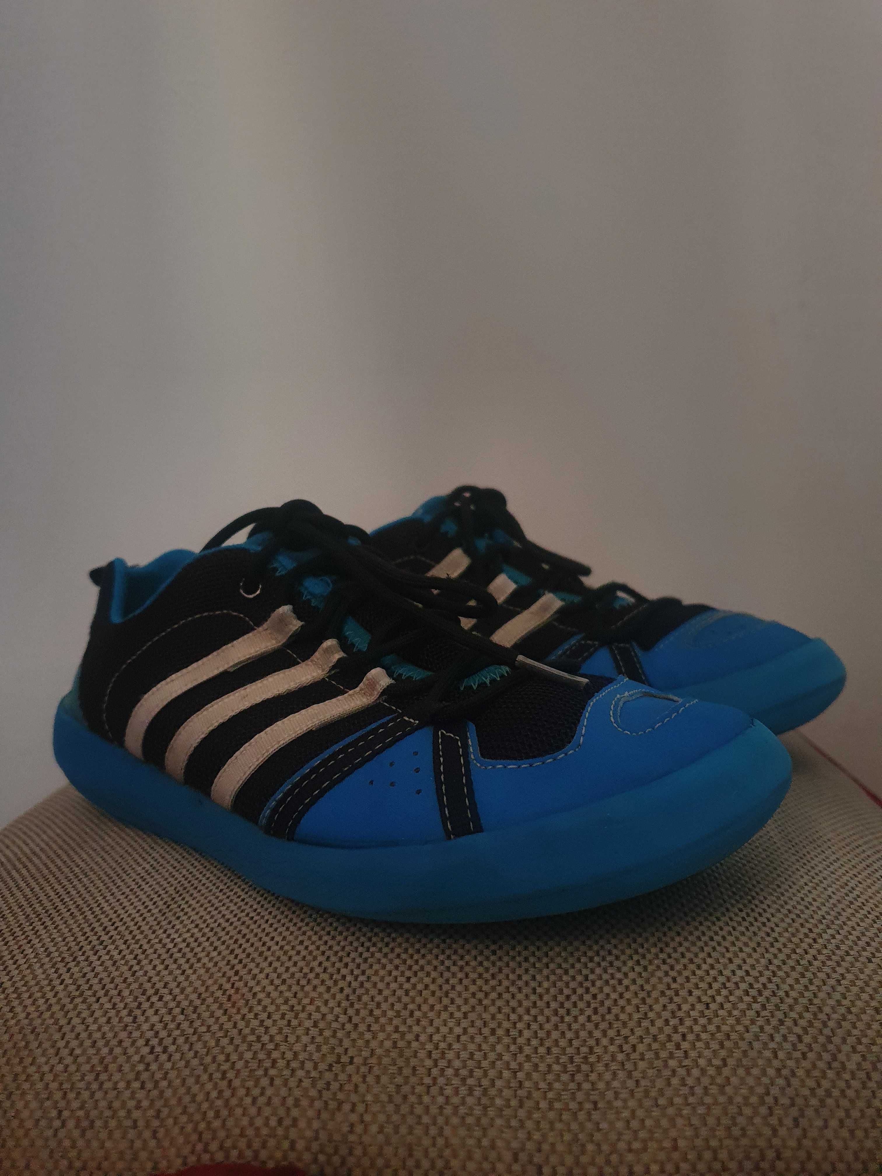 Adidasi Adidas Traxion