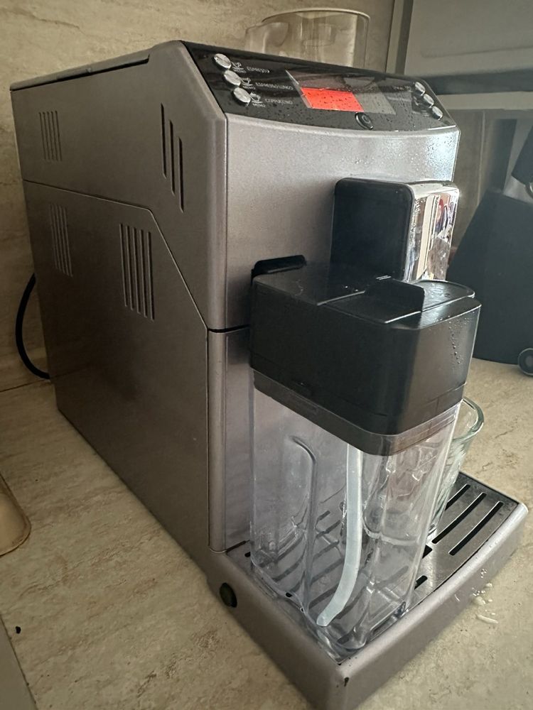 Кафемашина Philips Saeco EP3551