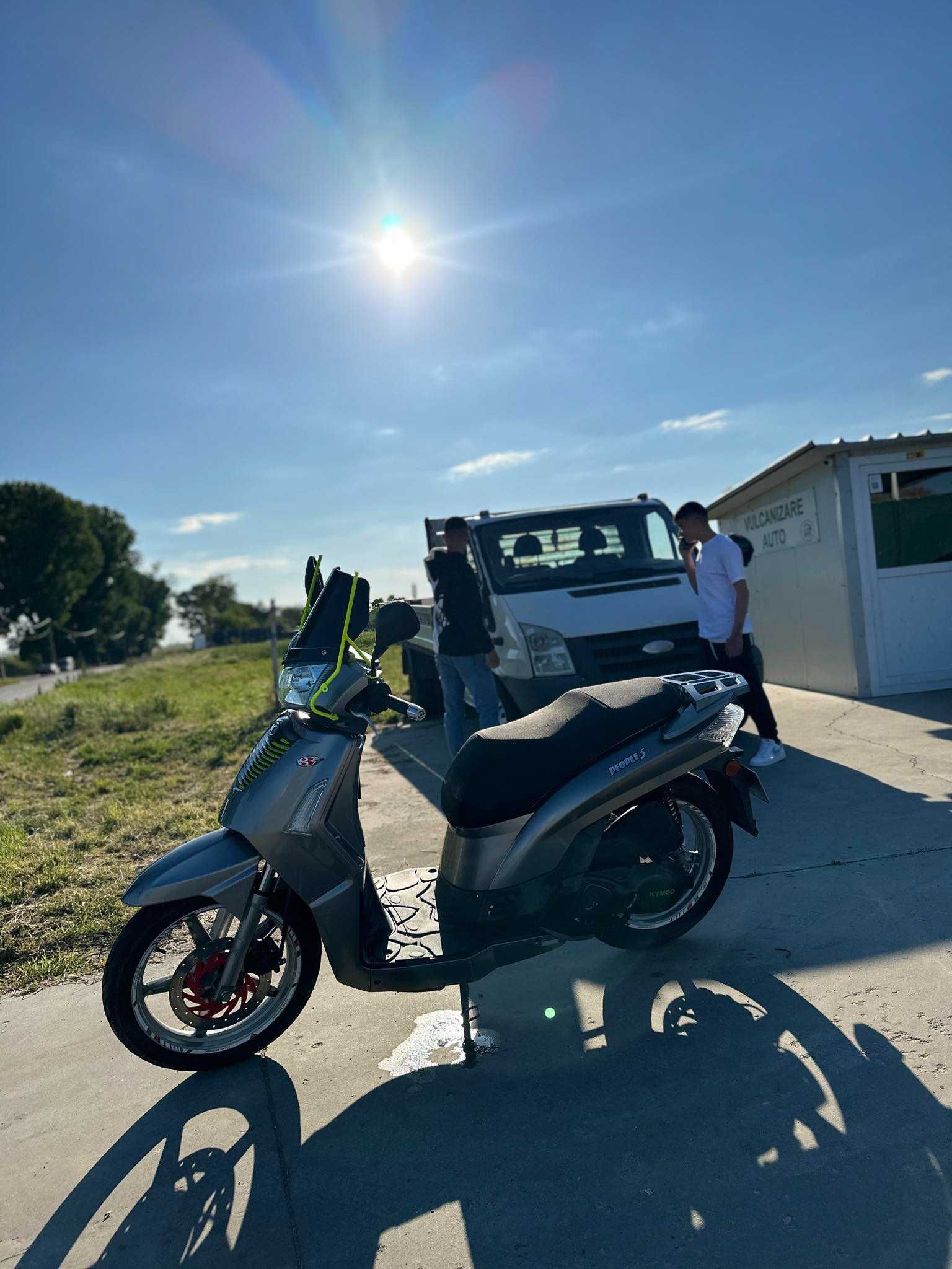 Vând kymco Peoples 200i