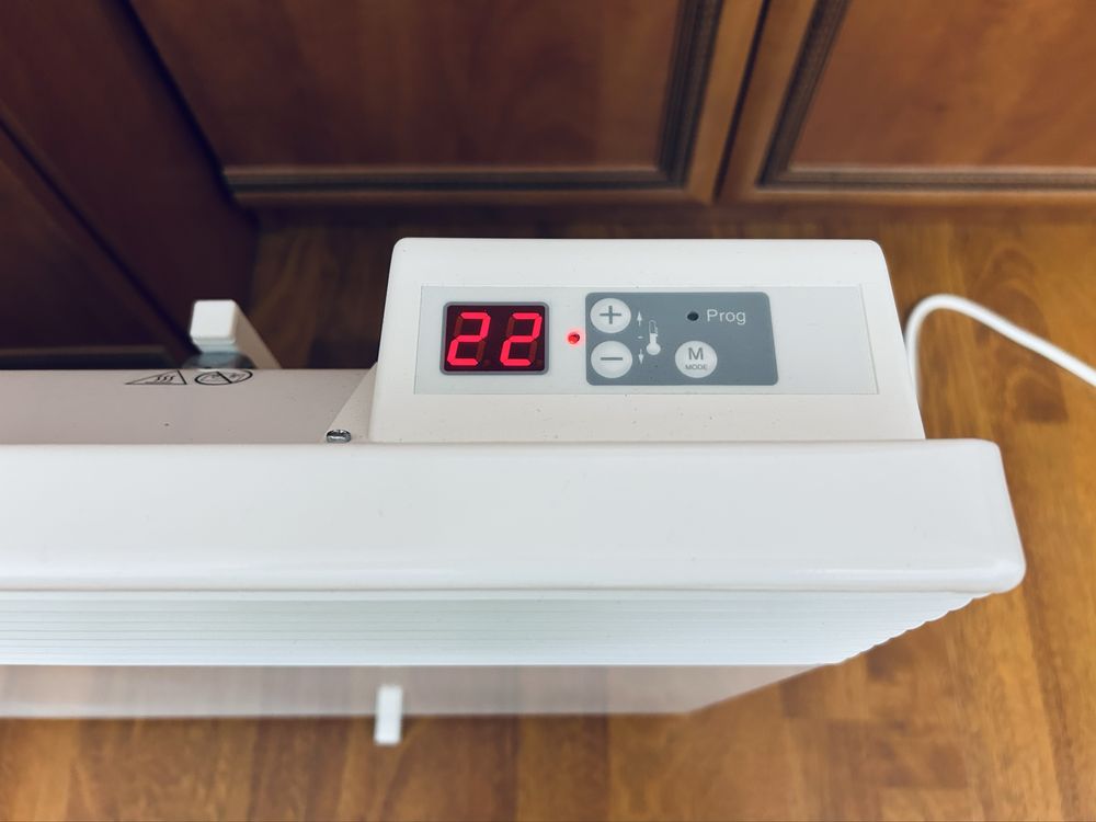 Конвектор 2000W Airelec Tactic Pro[ел. термостат/дигитално управление]
