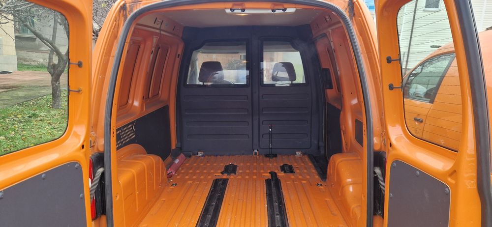 WV  Cady  2.0 бензин -метан  10лв.на 100км.