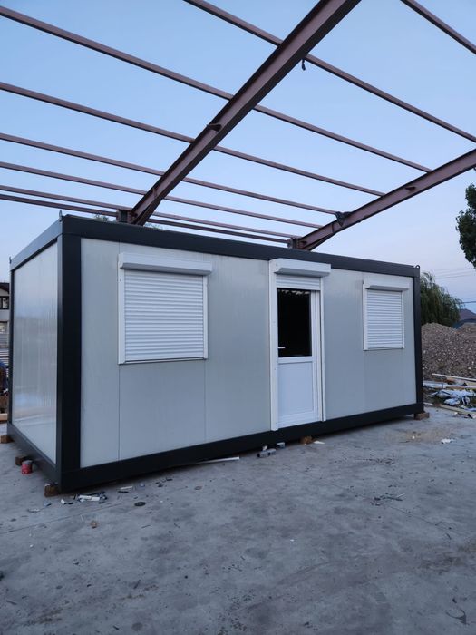 Vand containere modulare standarde la sub preț