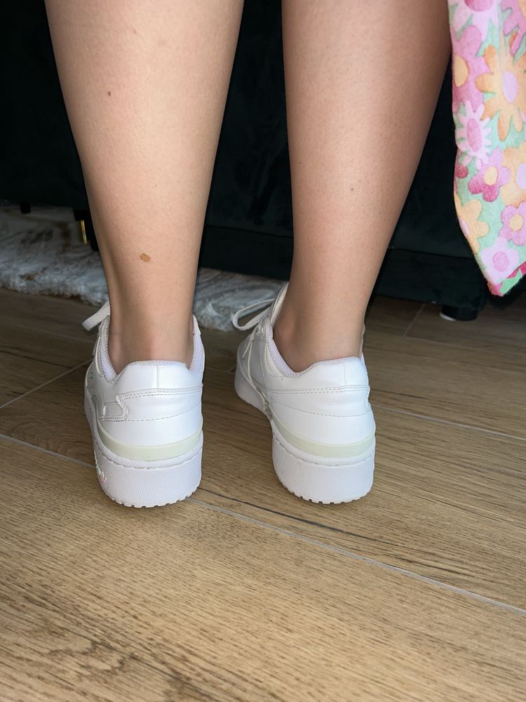 Adidasi adidas marimea 36