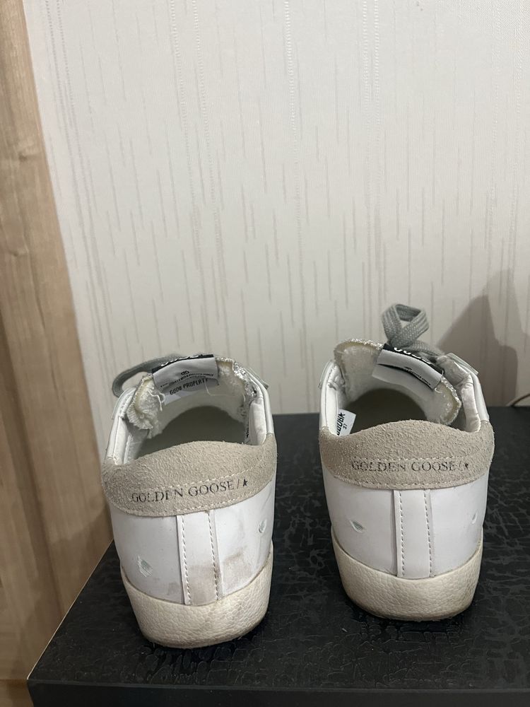 Golden Goose, conditie foarte buna