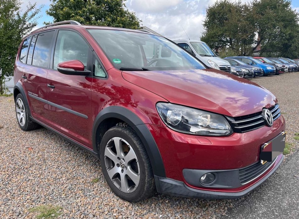 Volkswagen Touran cross 2.0 tdi 2012 7 locuri garantie rate tbi