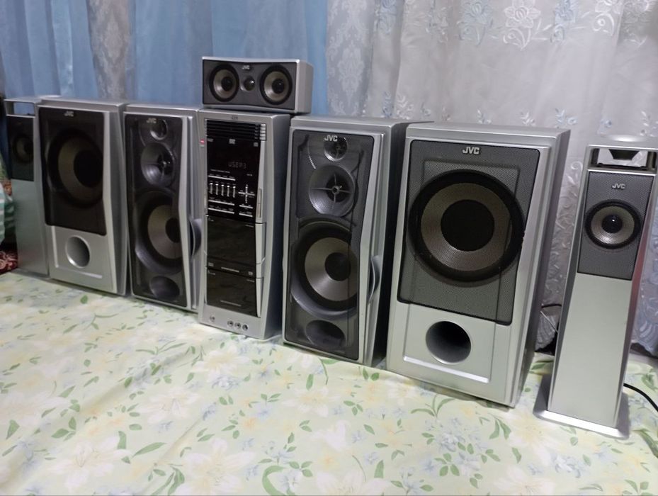 Музикални центір JVC сотилади