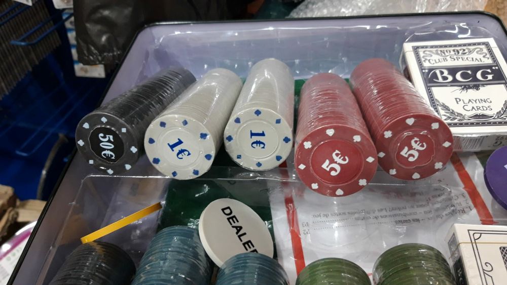 Set poker 500 jetoane imprimate. 4 gr. Cutie tabla. Nou!
